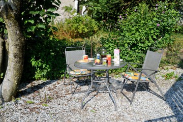 Essplatz im Garten